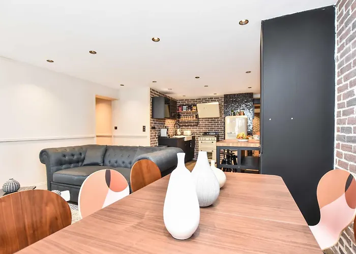 Апартаменты Charming 3br Montorgueil Republique *