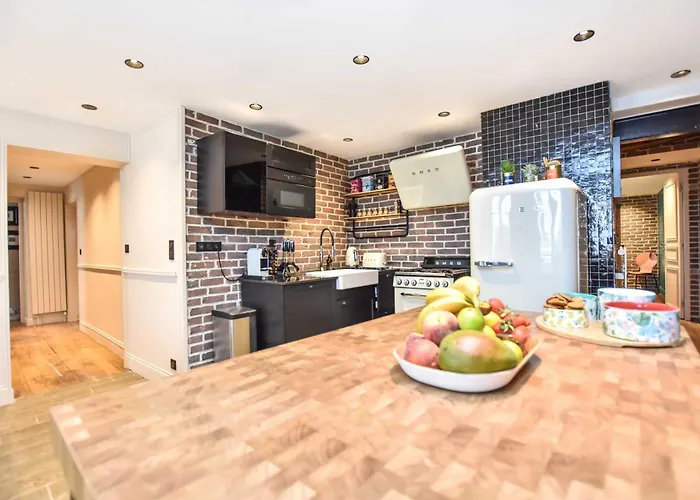 Апартаменты Charming 3br Montorgueil Republique *