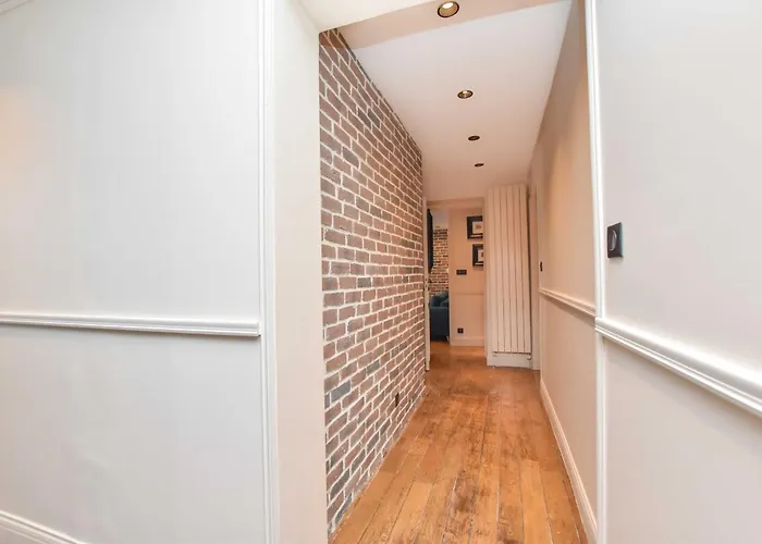 Charming 3br Montorgueil Republique Париж